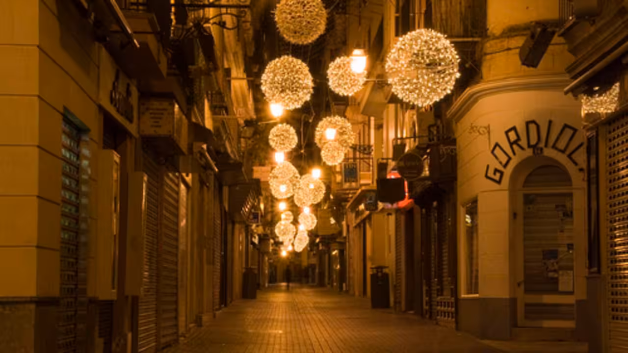 |plaza de la reina navidad|carrer cort navidad|