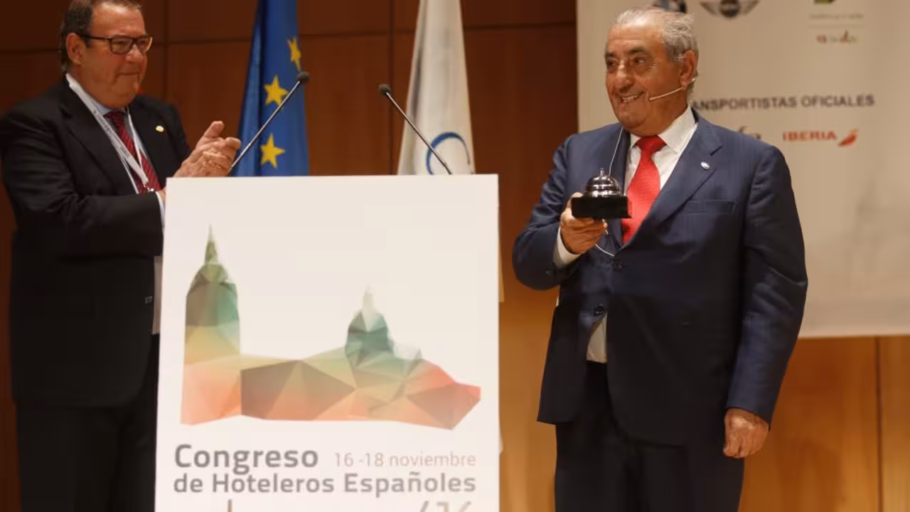 Juan Jose Hidalgo premiado