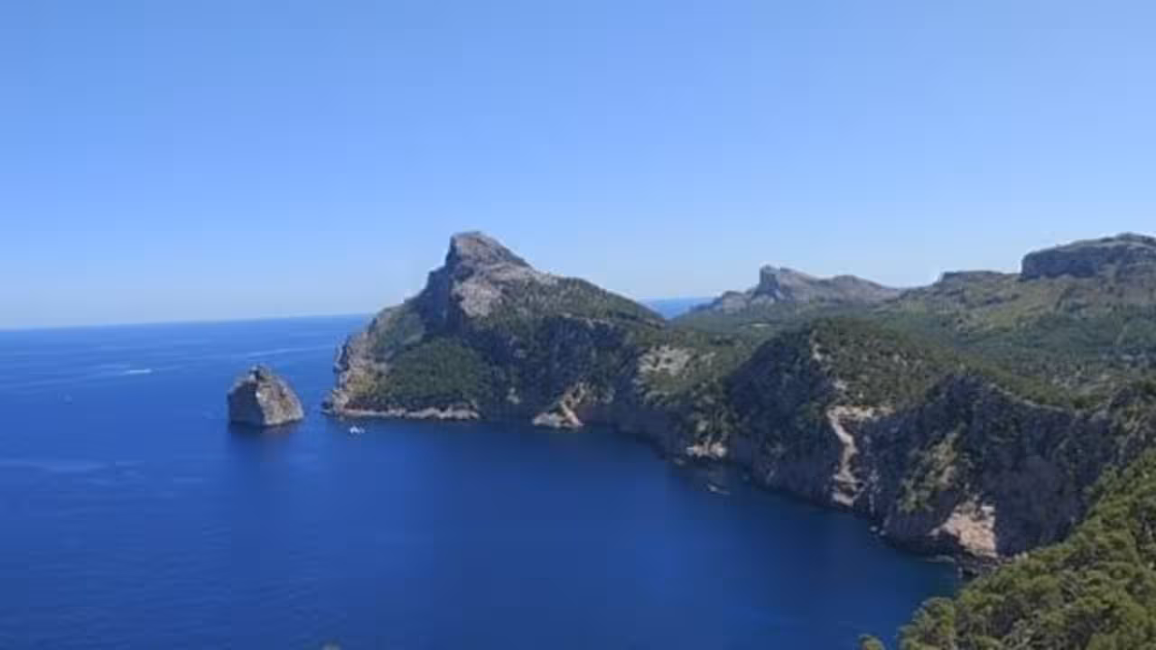 https://destinolandia.com/el-paisaje-mas-bonito-de-ibiza/