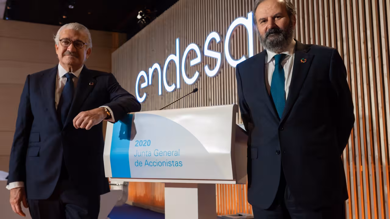 Juan Sánchez-Calero (dcha.) y José Bogas (izq.), presidente y consejero delegado de Endesa, respectivamente
