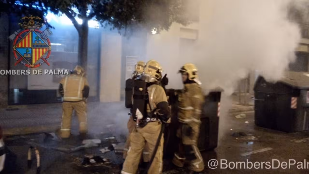 Imagen de archivo del incendio de contenedores en Palma.