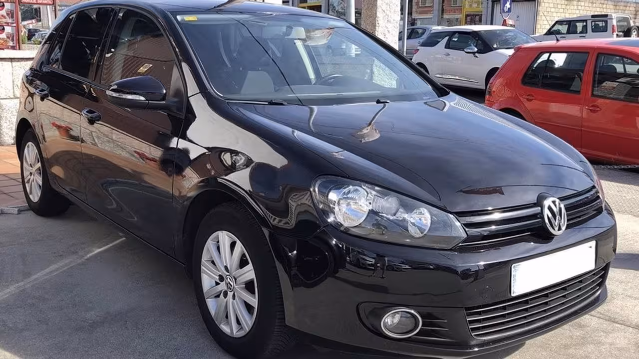 04/09/2020 Imagen orientativa de una unidad Volkswagen Golf como la que busca la Policía de Manacor..

La Policía Local de Manacor ha solicitado este viernes colaboración ciudadana para localizar un vehículo que se dio a la fuga después de atropellar a un joven, que resultó herido de gravedad.

SOCIEDAD ESPAÑA EUROPA ISLAS BALEARES AUTONOMÍAS
POLICÍA LOCAL DE MANACOR