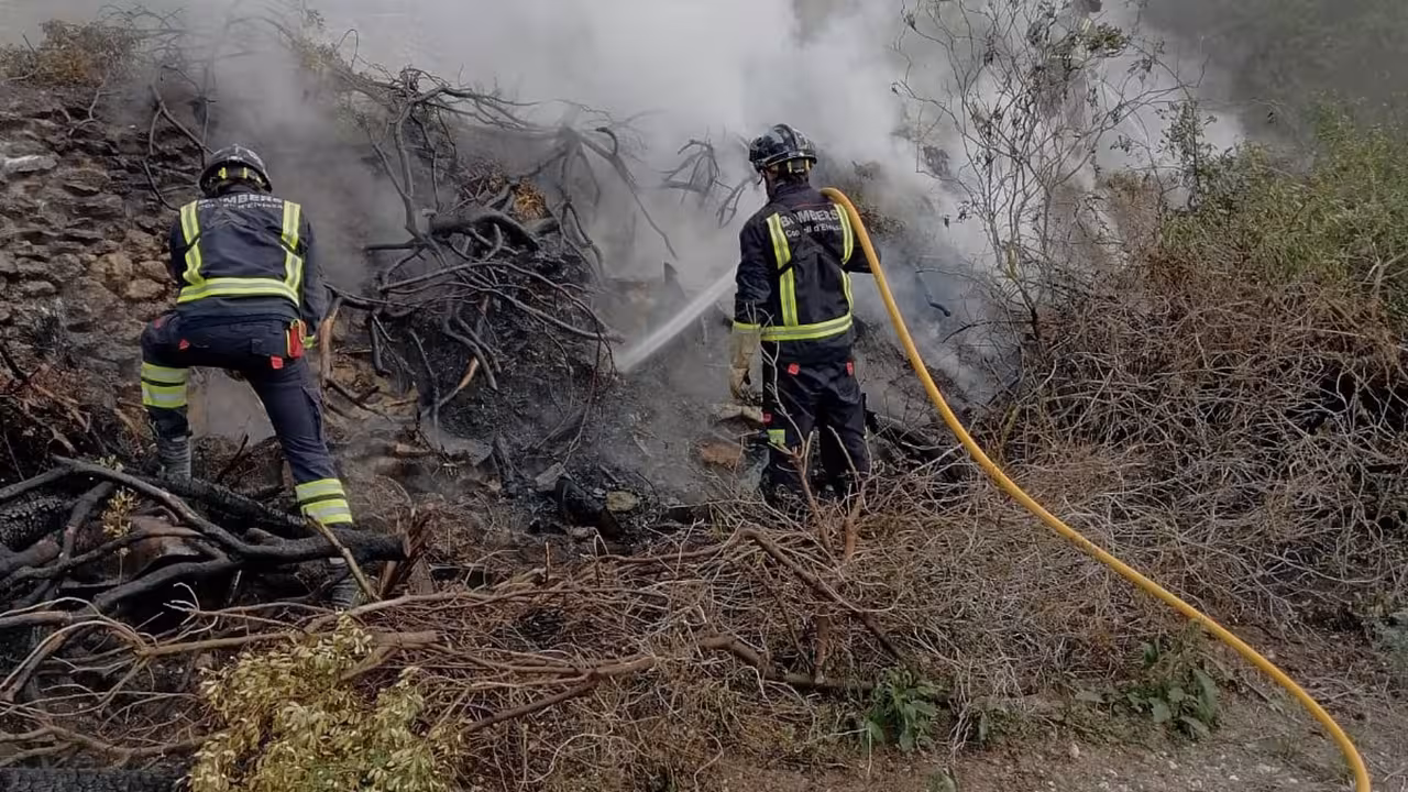 12/10/2020 Incendio agrícola en Sant Josep de sa Talaia..

Efectivos del Instituto Balear de la Naturaleza (Ibanat) y bomberos han participado este lunes por la tarde en la extinción de un incendio agrícola en Sant Josep de sa Talaia (Ibiza).

SOCIEDAD ESPAÑA EUROPA ISLAS BALEARES AUTONOMÍAS
IBANAT