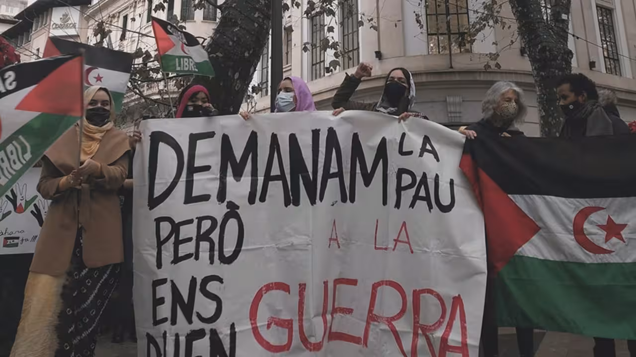 05/12/2020 Unas 20 personas se manifiestan en Palma bajo el lema 'Para un Sáhara Libre!'.

Alrededor de unas 20 personas se han concentrado en este sábado en Palma, según Sáhara Acción Mallorca, la entidad convocante de la concentración bajo el lema 'Para un Sáhara Libre!' para pedir al Gobierno de España "ya no que cumpla los tratados de la ONU sino para que deje de hacer daño a la causa del pueblo saharaui".

SOCIEDAD 
SÁHARA ACCIÓN MALLORCA