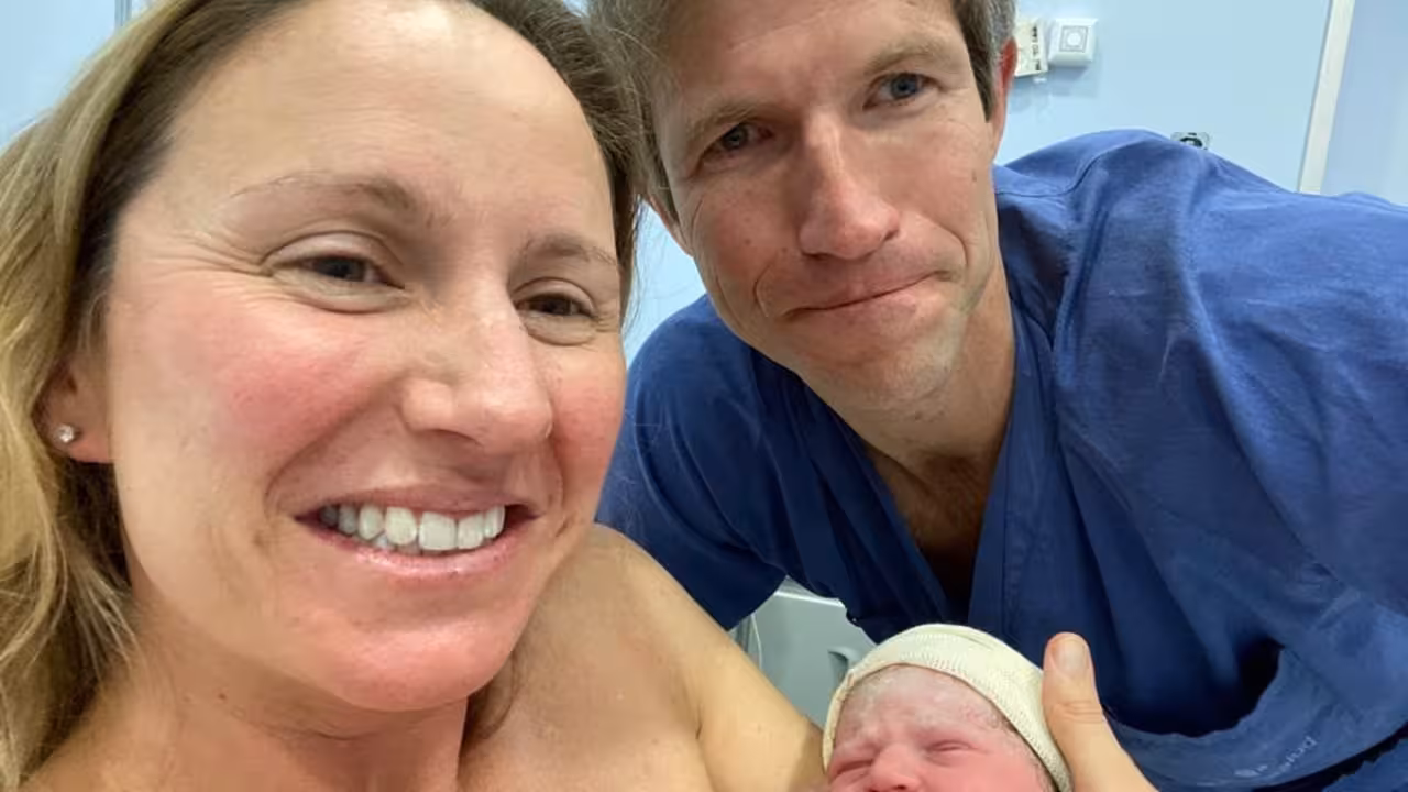 01/01/2021 Molly, la primera bebé de 2021 en Baleares, junto a sus padres.
SALUD ESPAÑA EUROPA ISLAS BALEARES AUTONOMÍAS
HOSPITAL QUIRÓNSALUD PALMAPLANAS