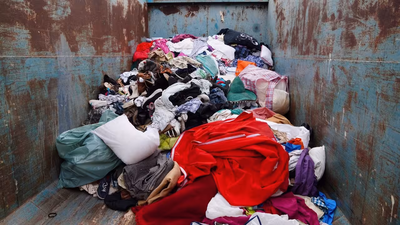 09/01/2021 Una montaña de residuos textiles
POLITICA ESPAÑA EUROPA ISLAS BALEARES AUTONOMÍAS
CAIB