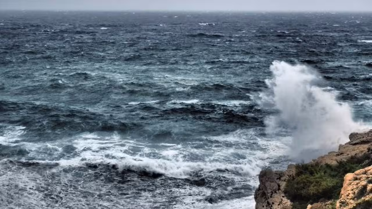 09/11/2019 Imagen de recurso. Oleaje. Temporal Marítimo.
SOCIEDAD ESPAÑA EUROPA ISLAS BALEARES AUTONOMÍAS
112 BALEARES