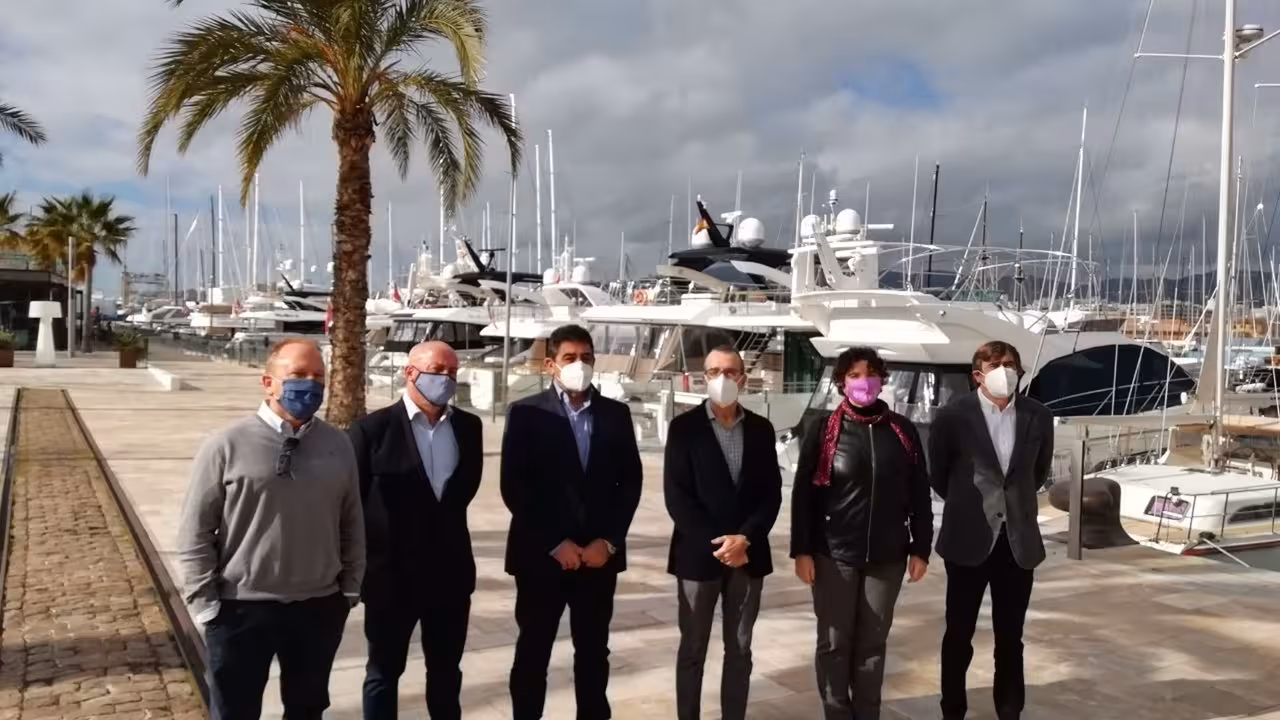 13/02/2021 El vicepresidente Juan Pedro Yllanes; el presidente de la APB, Francesc Antich; el presidente del Balearic Marine Cluster, Toni Salom; el presidente de la Aenib,  Jaume Vaquer; la directora gerente del IDI, Mariona Luis; y representantes de la BYBA.
ECONOMIA ESPAÑA EUROPA ISLAS BALEARES AUTONOMÍAS
CAIB