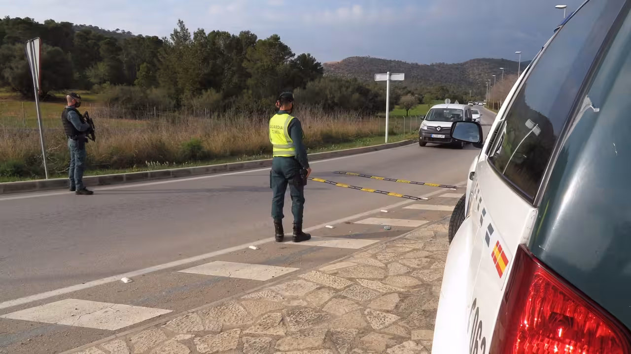 Controles de la Guardia Civil.
SOCIEDAD ESPAÑA EUROPA ISLAS BALEARES AUTONOMÍAS
GUARDIA CIVIL