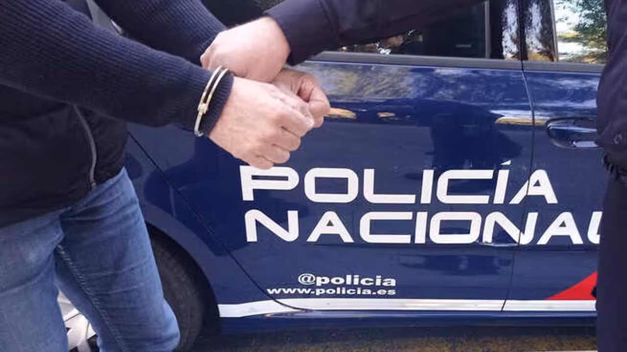 25/10/2019 Imagen de archivo de unas esposas.
SOCIEDAD 
POLICÍA NACIONAL