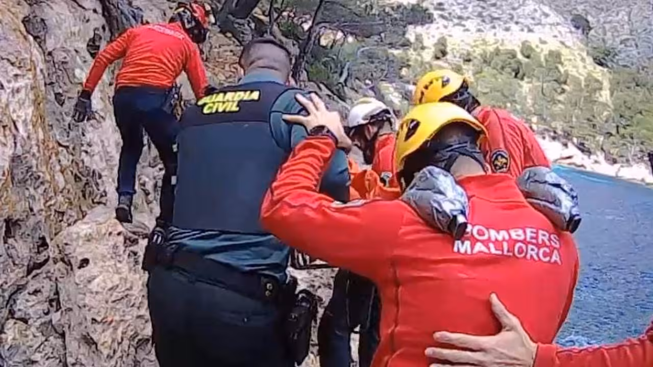 16/04/2021 Rescate de un hombre de 80 años accidentado en un acantilado en Cala Murta, Pollença.
SOCIEDAD ESPAÑA EUROPA ISLAS BALEARES AUTONOMÍAS
GUARDIA CIVIL