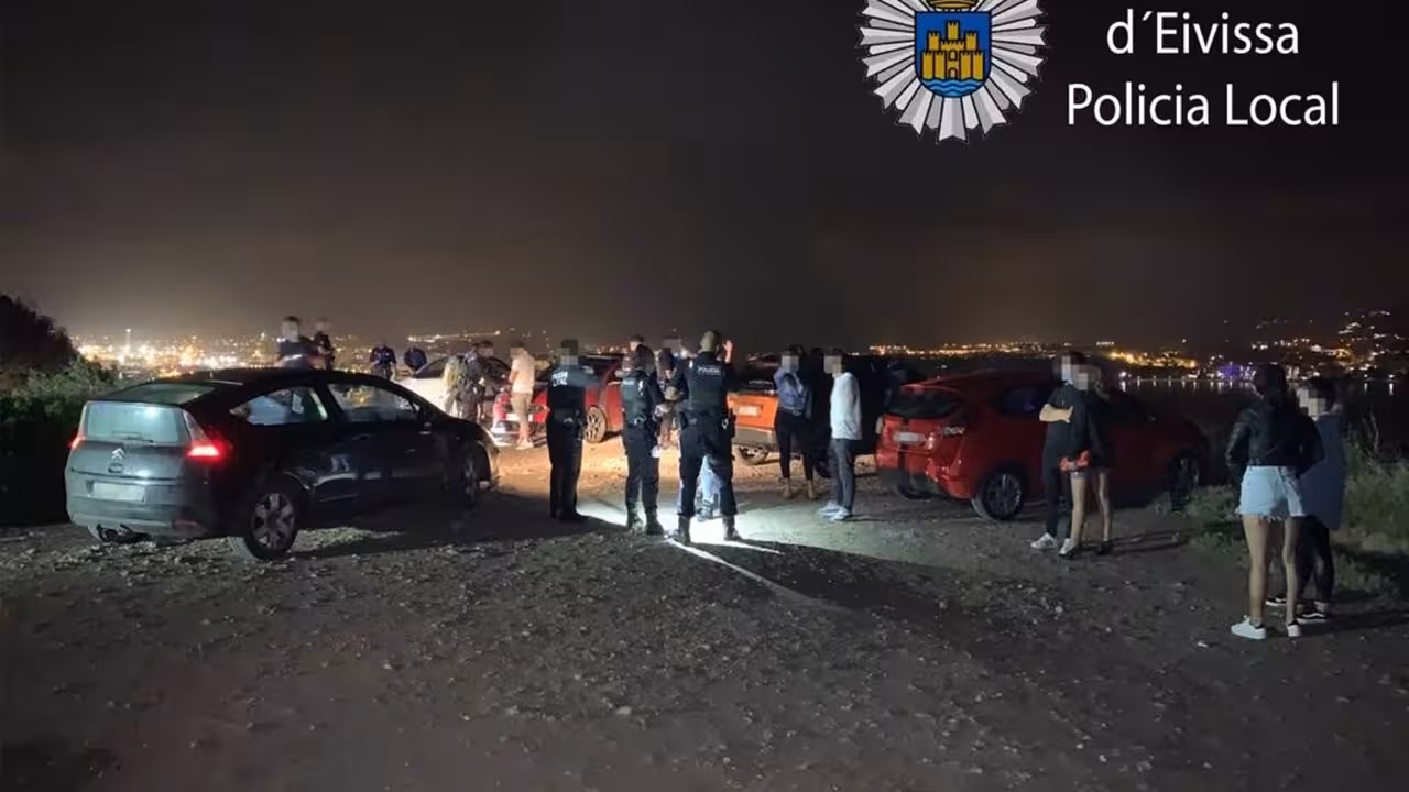 06-06-2021 La Policía Local de Ibiza interviene en botellones..

La Policía Local de Ibiza, junto a agentes de la Policía Nacional, han intervenido este sábado por la noche en diferentes botellones y aglomeraciones de personas en puntos del municipio, tramitándose 45 denuncias en total.

SOCIEDAD ESPAÑA EUROPA ISLAS BALEARES AUTONOMÍAS
AYUNTAMIENTO DE IBIZA