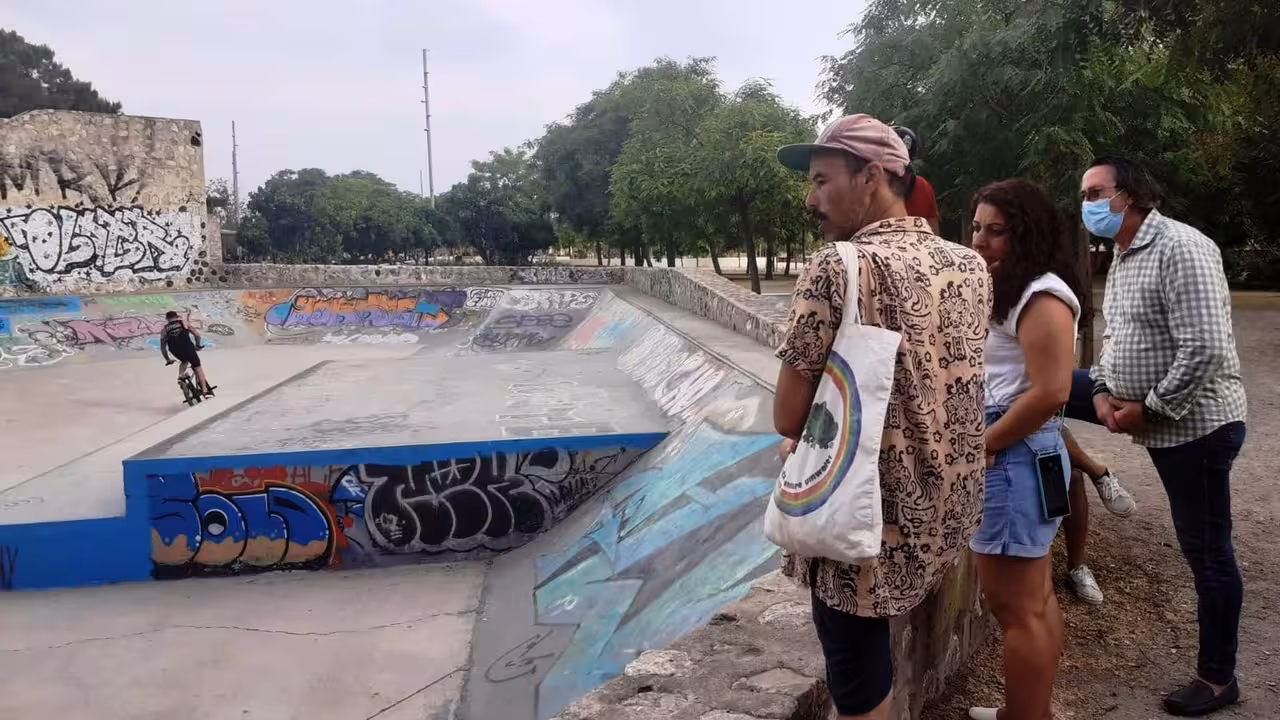 10-07-2021 La regidora de infraestructuras y accesibilidad, Angélica Pastor, se reúne con representantes vecinales y del colectivo skater y roller para planificar la ampliación del skate park de Sa Riera.
POLITICA ESPAÑA EUROPA ISLAS BALEARES AUTONOMÍAS
AYUNTAMIENTO DE PALMA