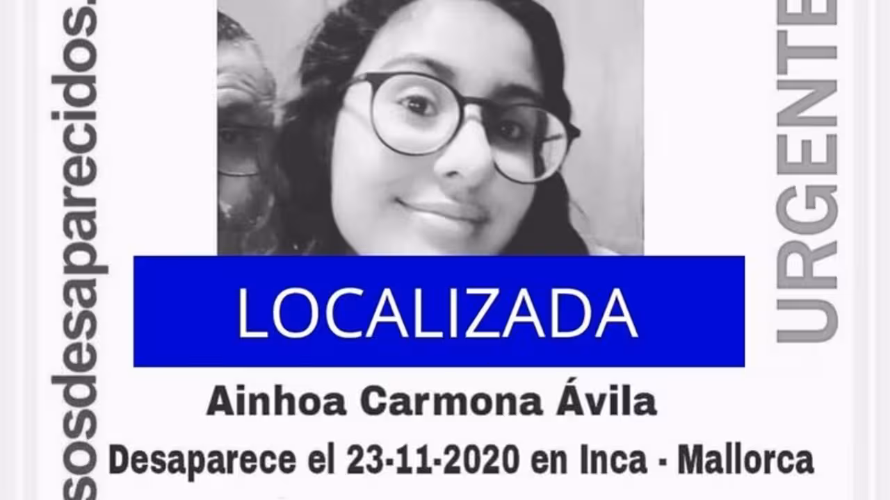 24/11/2020 Cartel de la desaparecida este lunes que ya ha sido localizada..