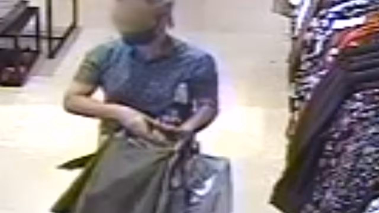 14-08-2021 Sucesos.- La Policía Nacional detiene a un hombre por robar hasta en 14 ocasiones en una tienda de ropa.