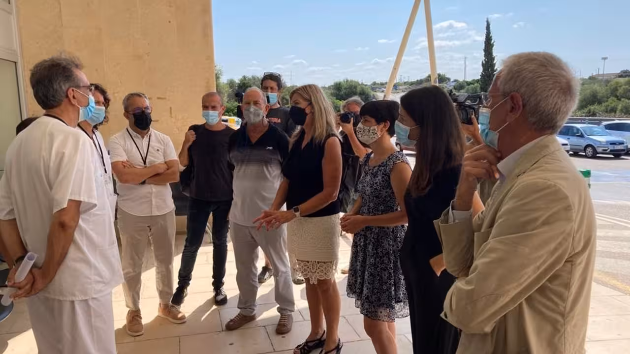 19-08-2021 Salud plantea la ampliación del centro de Salud Canal Salat de Ciutadella en los próximos 10 años.

La consellera de Salud y Consumo, Patricia Gómez, ha avanzado este jueves que su departamento estudiará la ampliación del centro de salud Canal Salat de Ciutadella en los próximos 10 años debido a que el incremento de la cartera de servicios sanitarios ha dado lugar a una falta de espacio en las instalaciones.

SALUD 
CAIB
