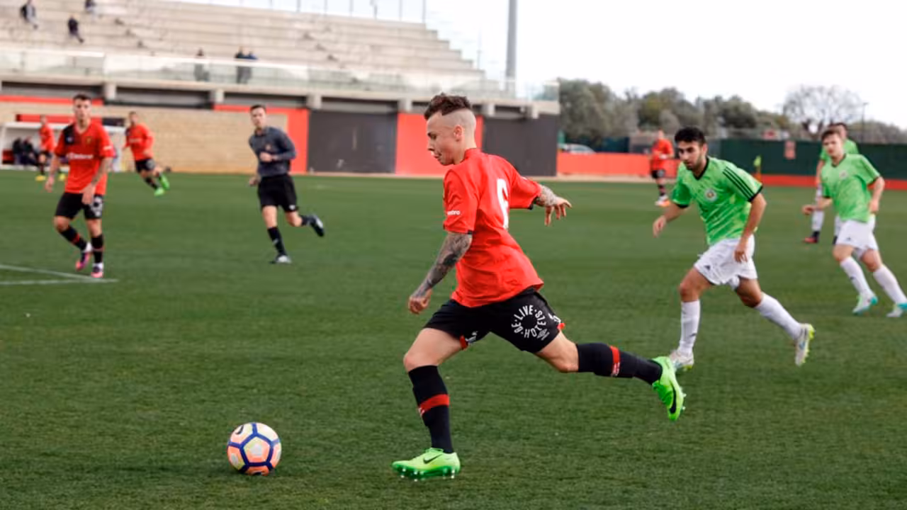Angelino marcó en el amistoso