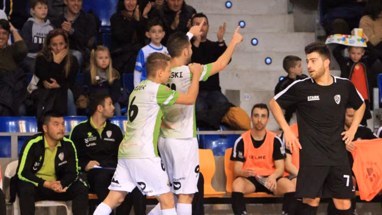 Paradynski marca ante Santiago