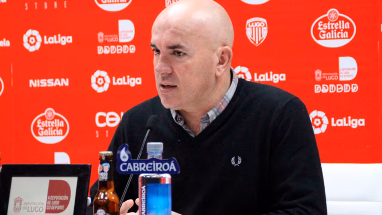 Luis César en rueda de prensa