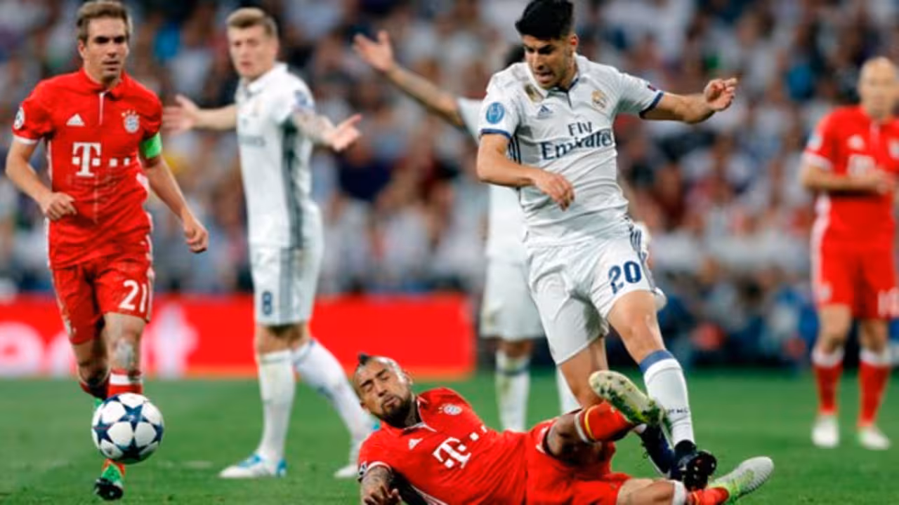 Arturo Vidal ante el Real Madrid