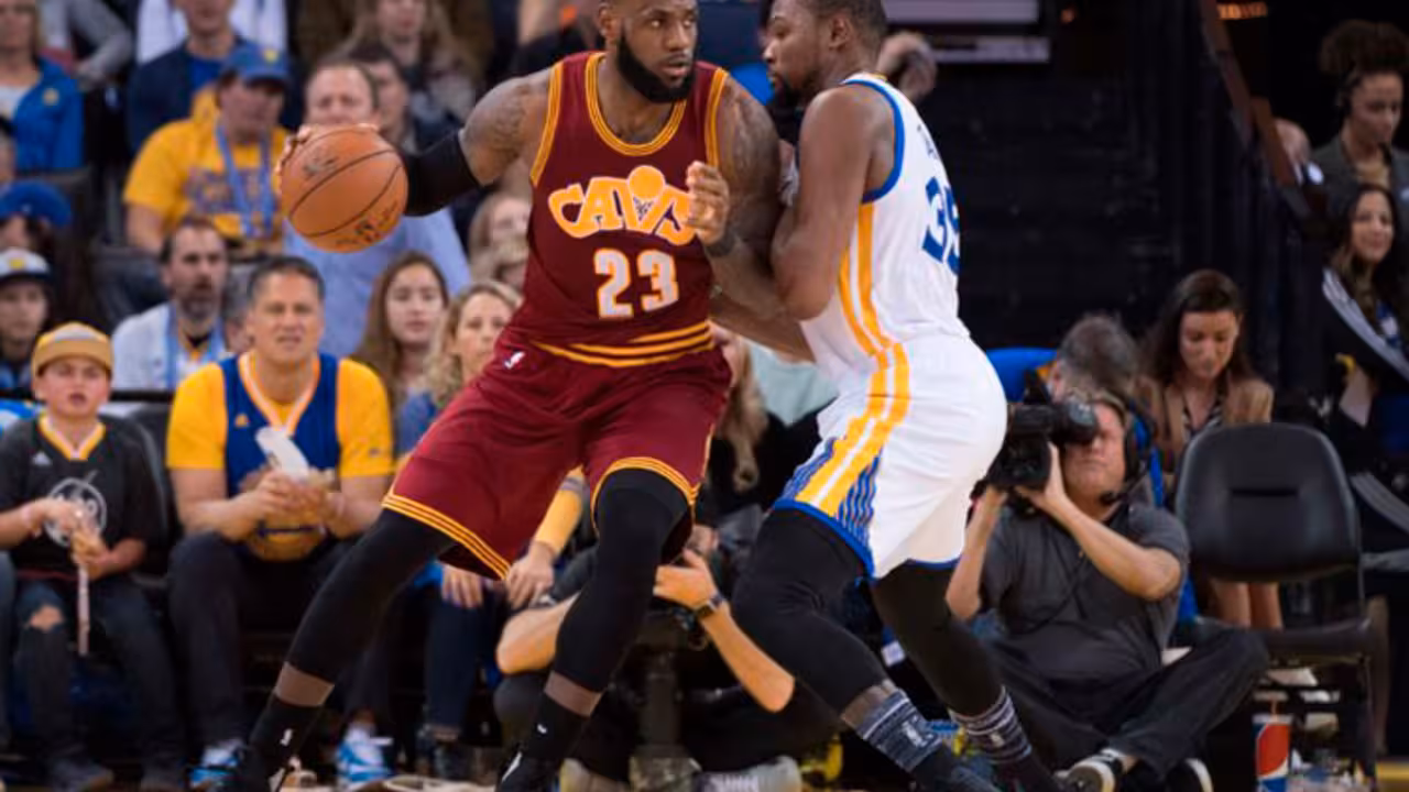 James no pudo con Kevin Durant
