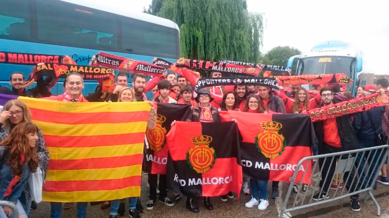 La afición en Anduva