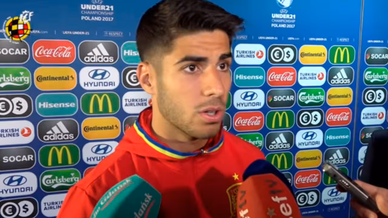 Marco atiende a los medios en Polonia