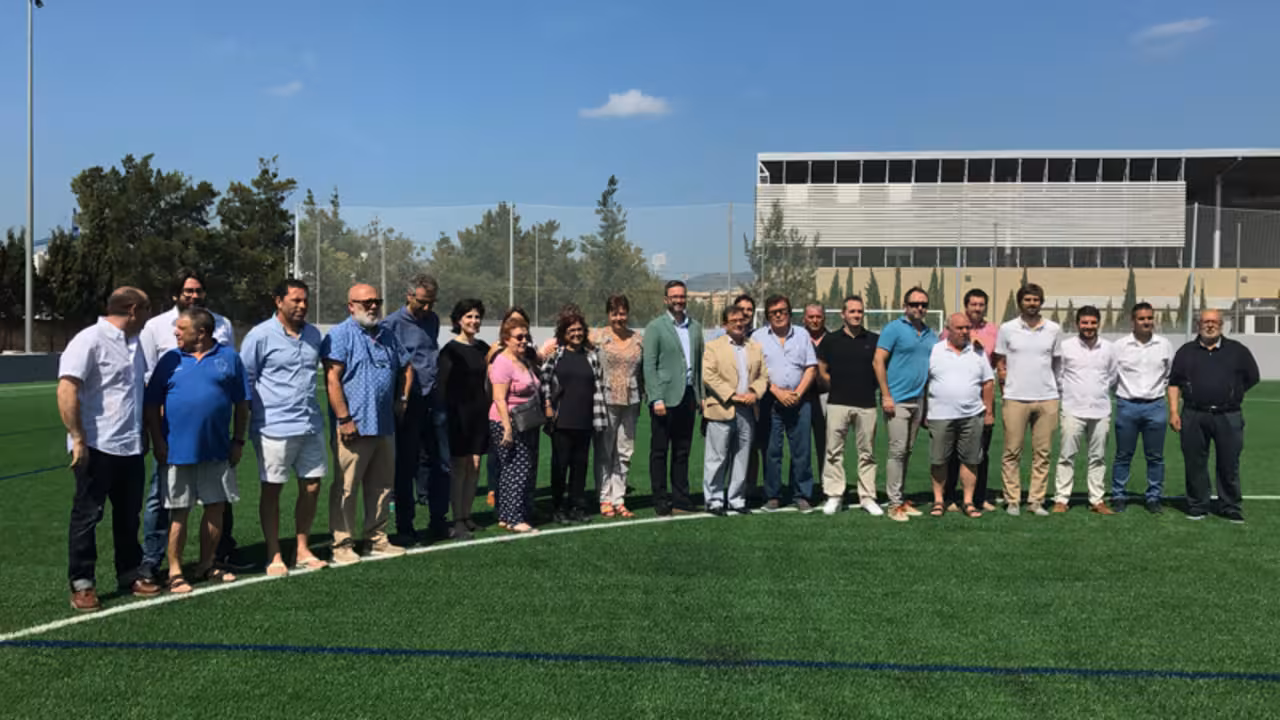 Inauguración del césped del Camp Redo