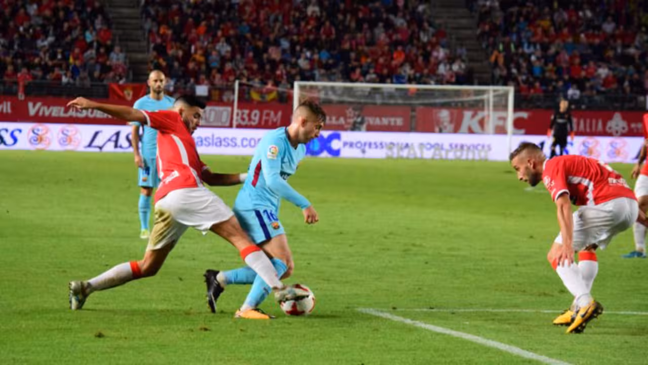 El FC Barcelona gana en Murcia