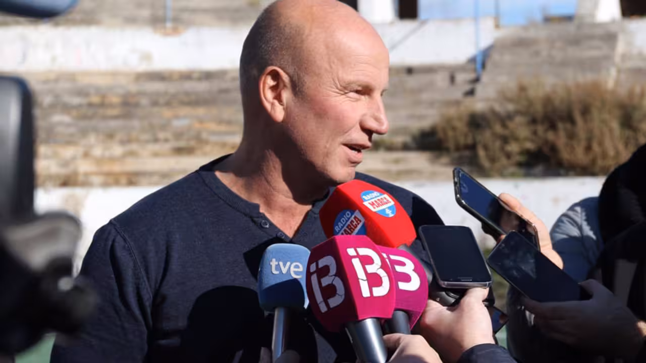 Ingo Volckmann  atiende a los medios