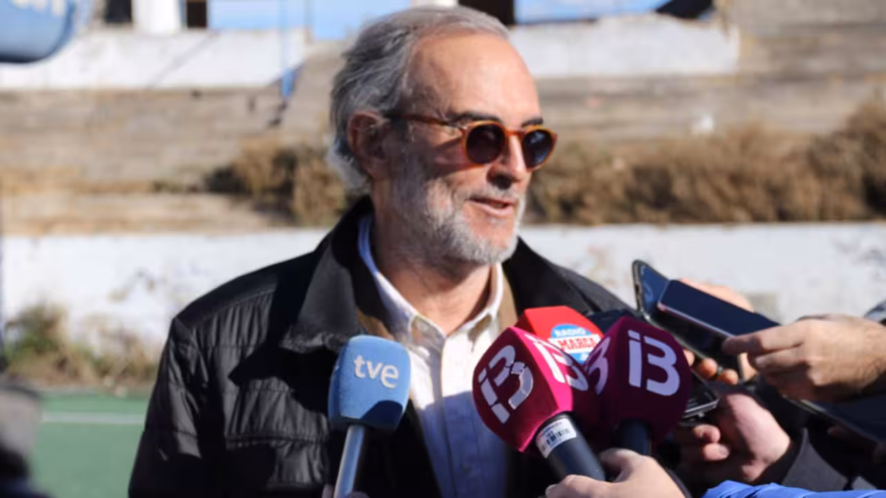 Diéguez atiende a los medios