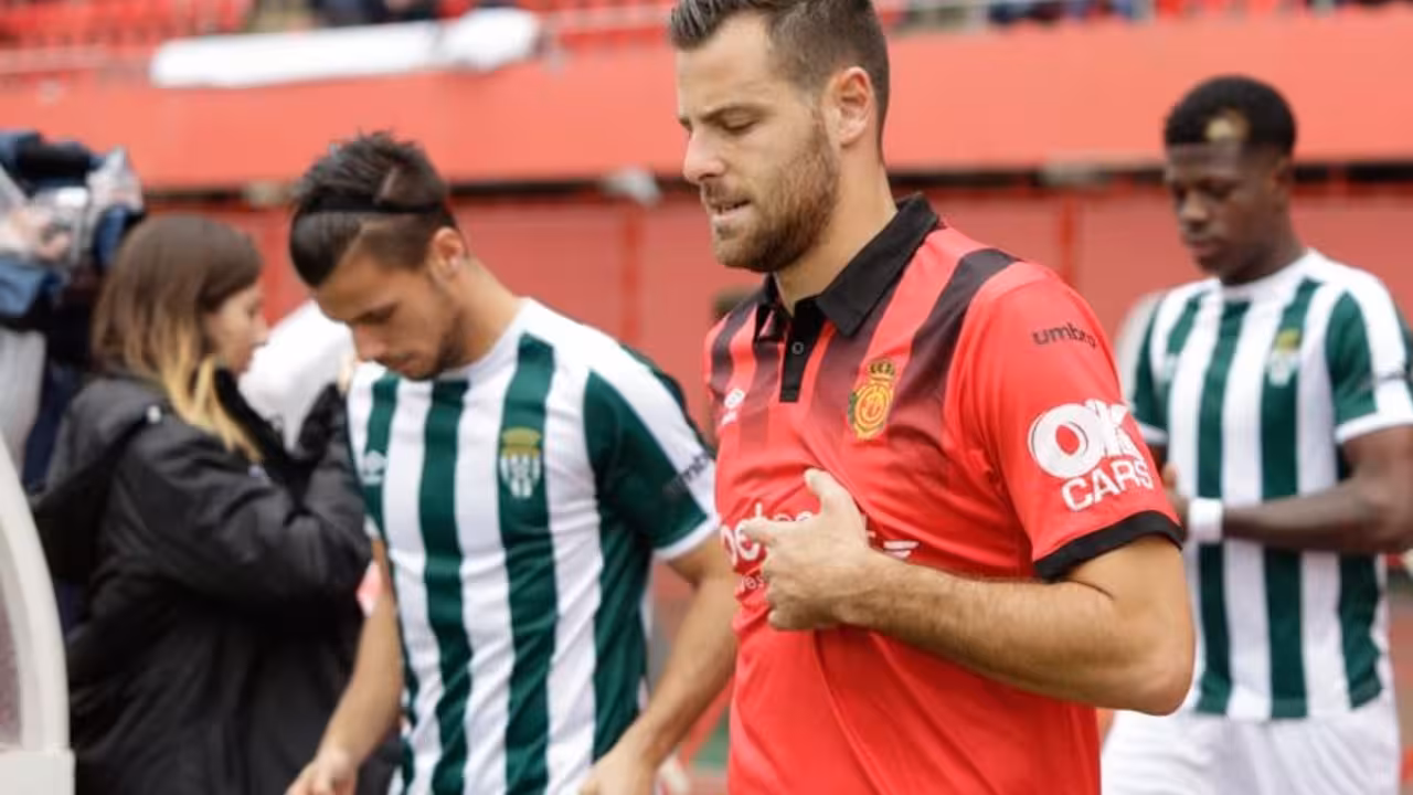 Expulsión de Alex López