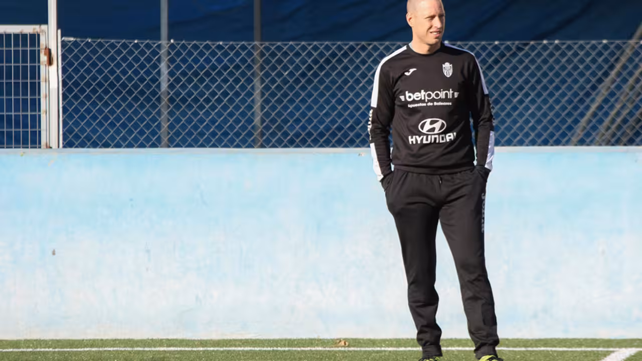 Becchio ya ejerce de segundo