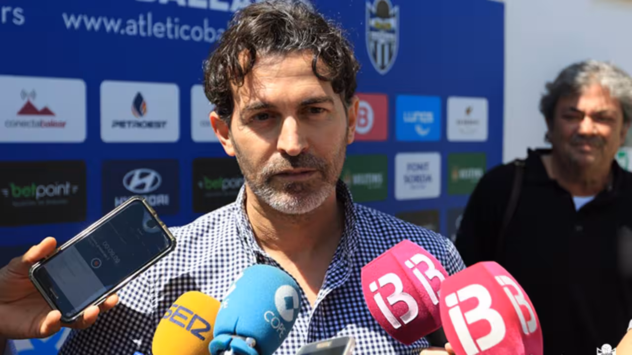 Fernando Crespí atiende a los medios