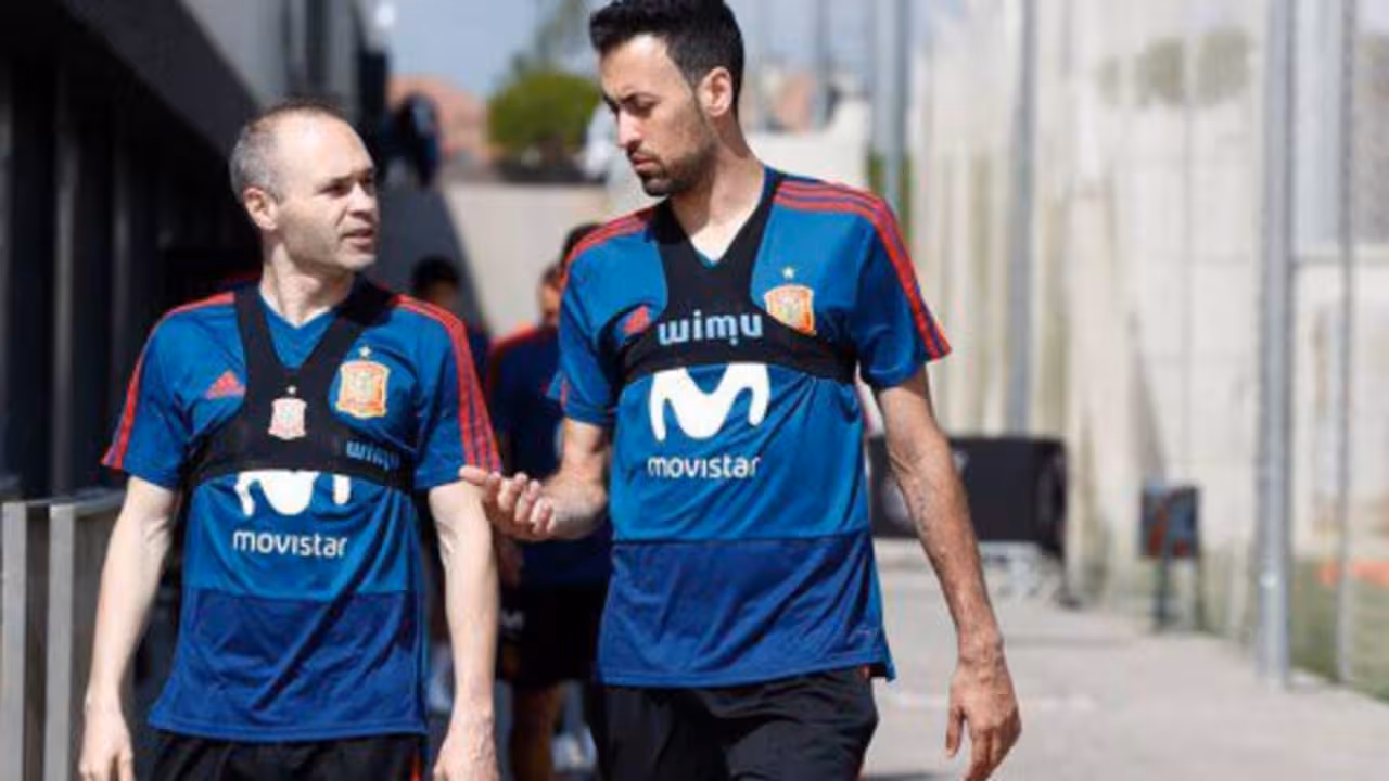 Iniesta con Busquets