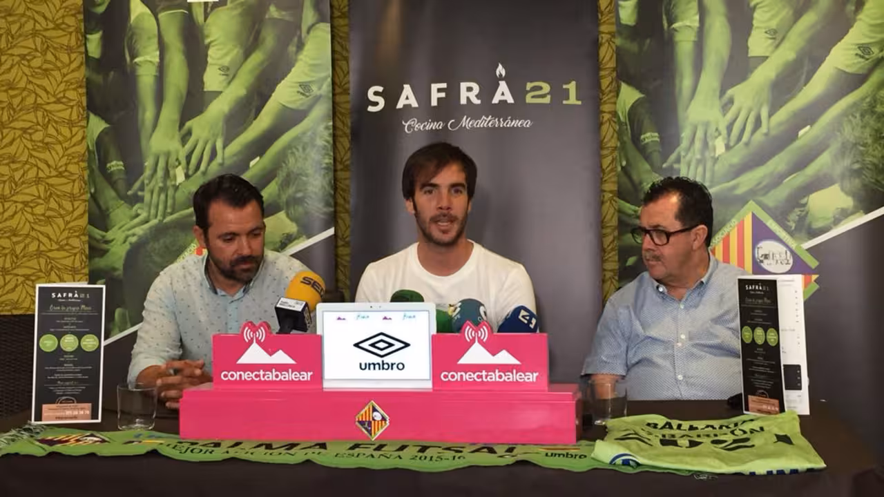 Carlos Barrón renueva hasta 2021