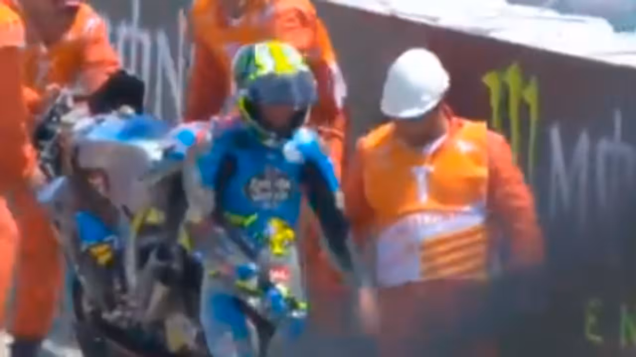 Joan Mir se cae en Montmelo