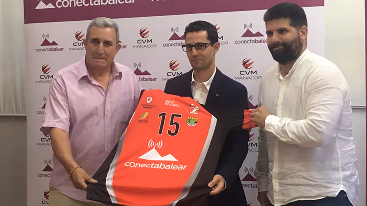 El CV Manacor con su patrocinador