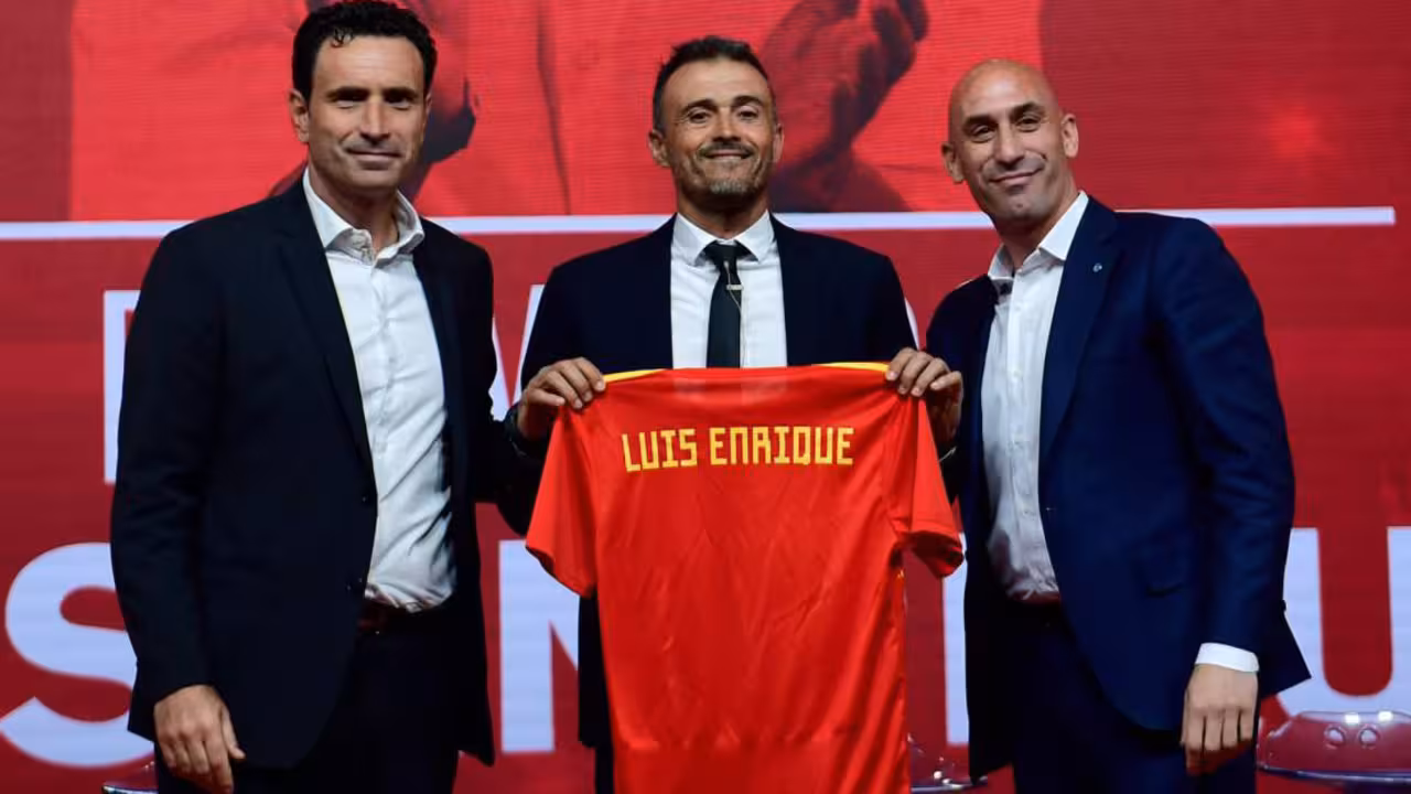 Luis Enrique con Rubiales y Molina