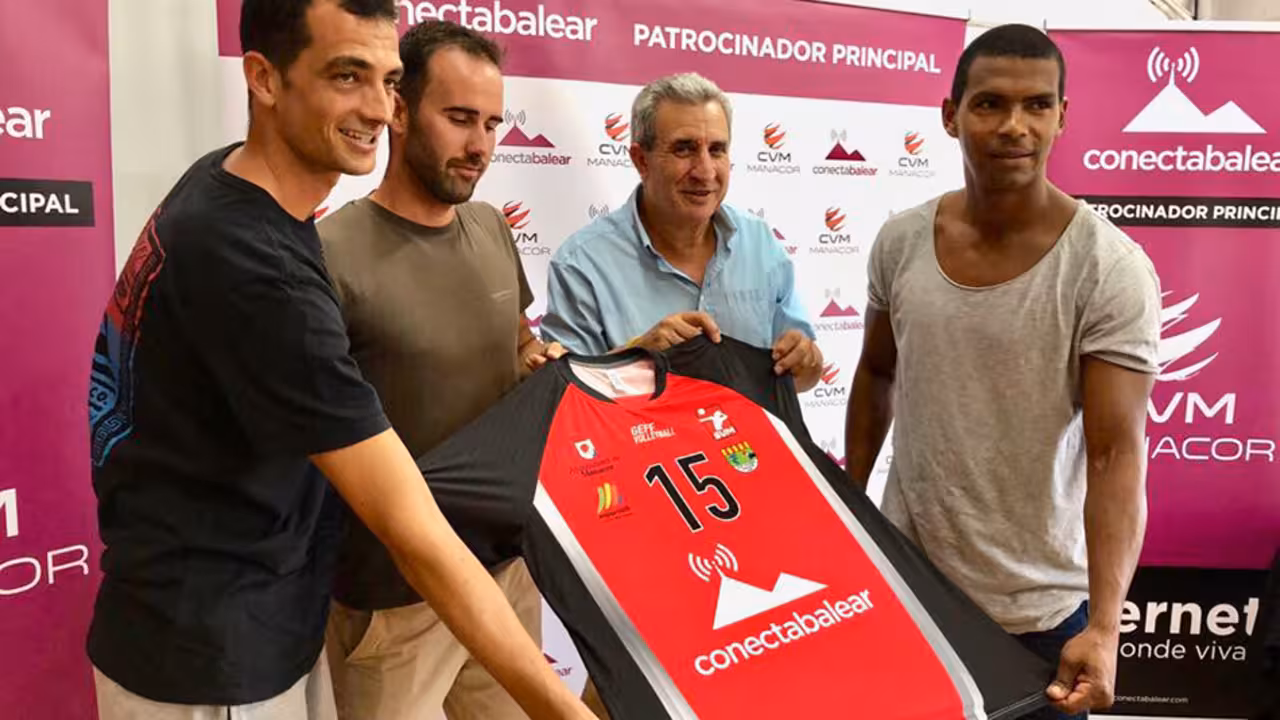 El CV Manacor amplia la plantilla