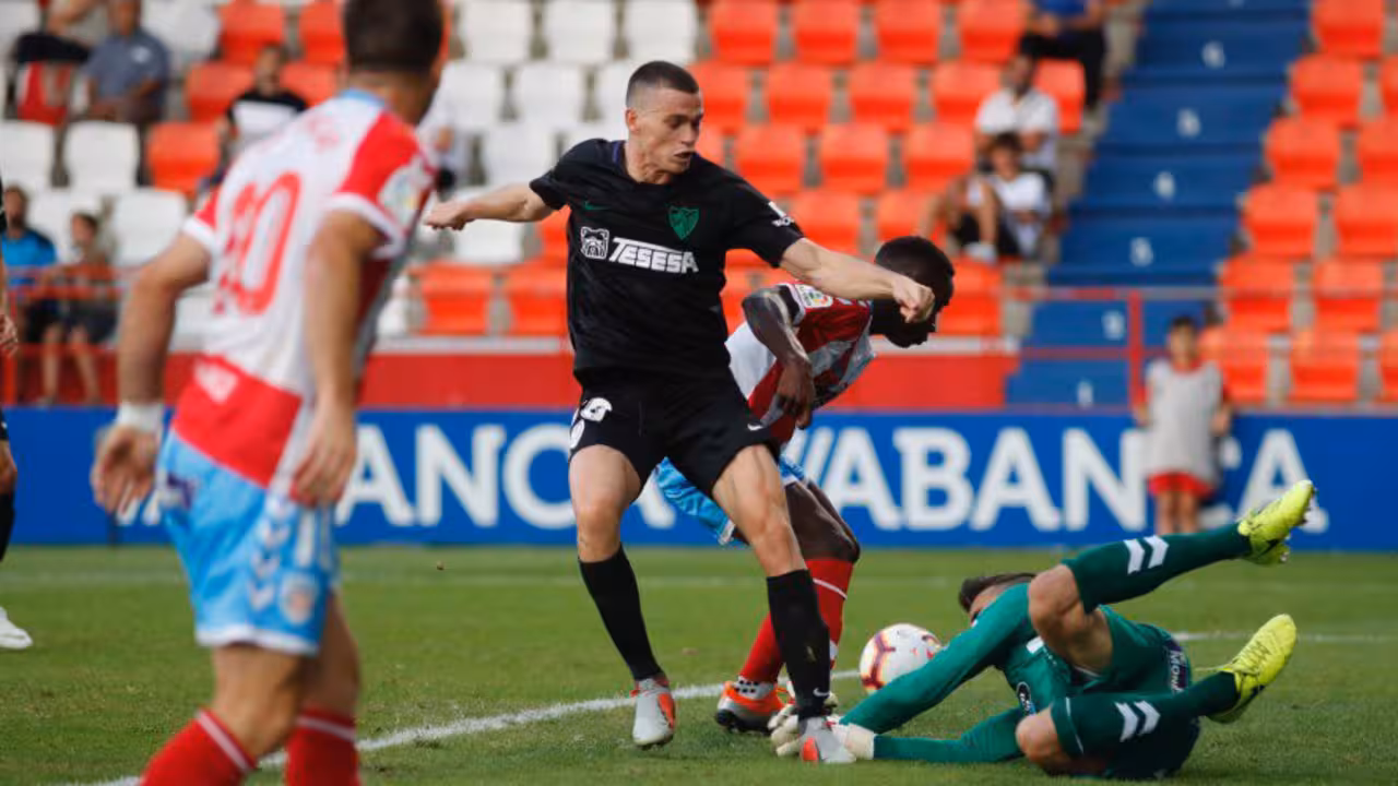 El Málaga gana en Lugo