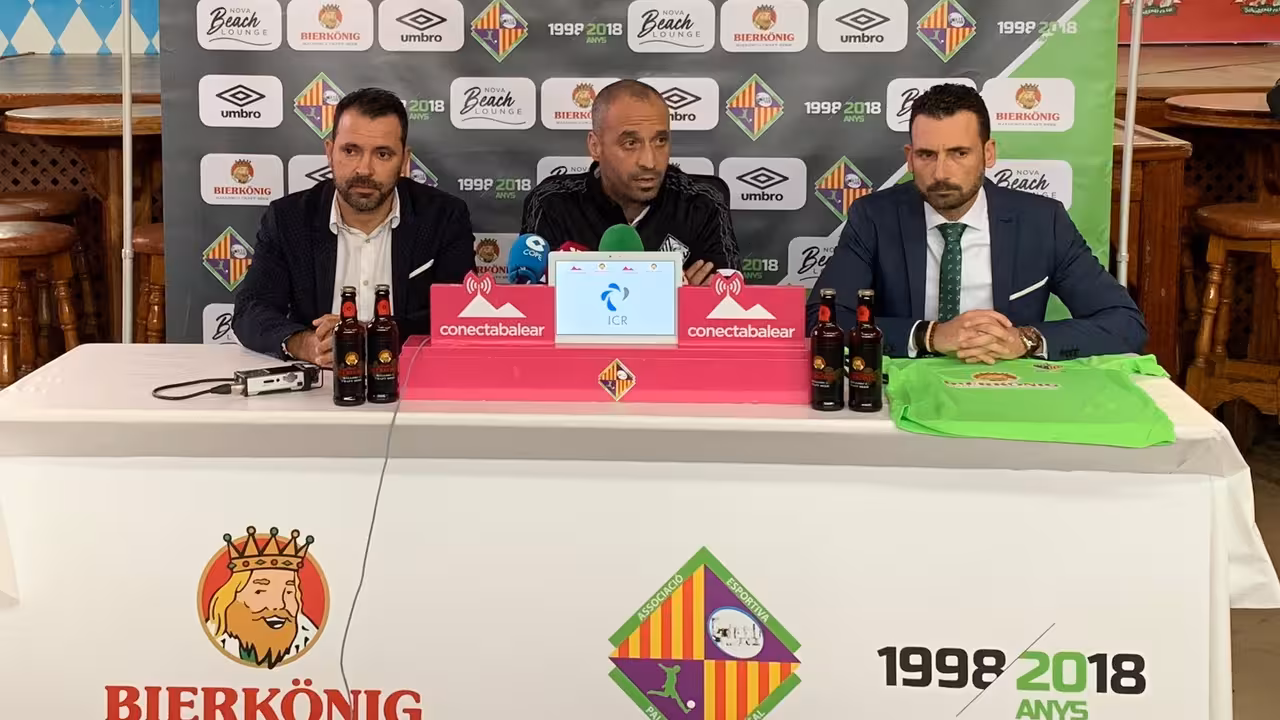 Vadillo en rueda de prensa