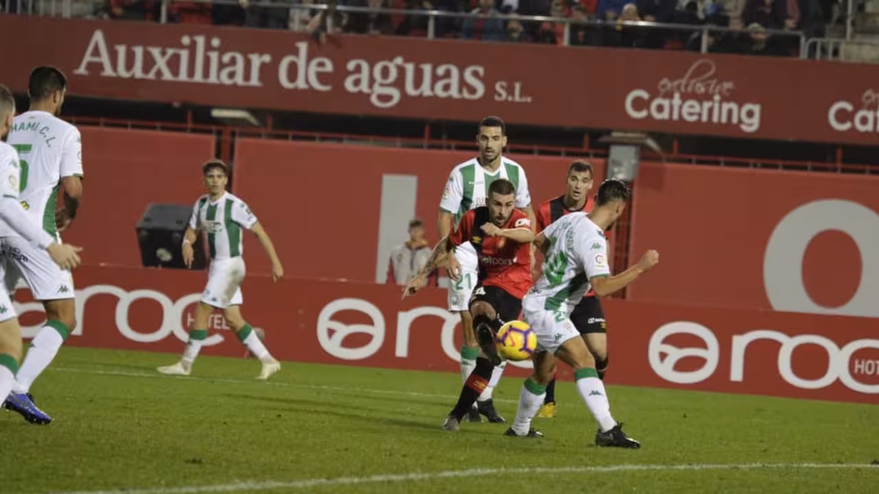 El Mallorca gana al Córdoba