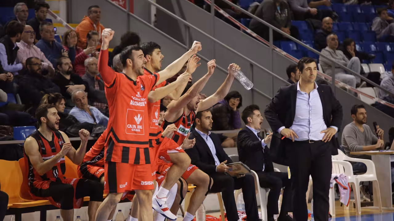 El Iberojet cae ante el Granada