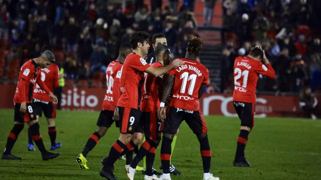 El Mallorca gana al Deportivo