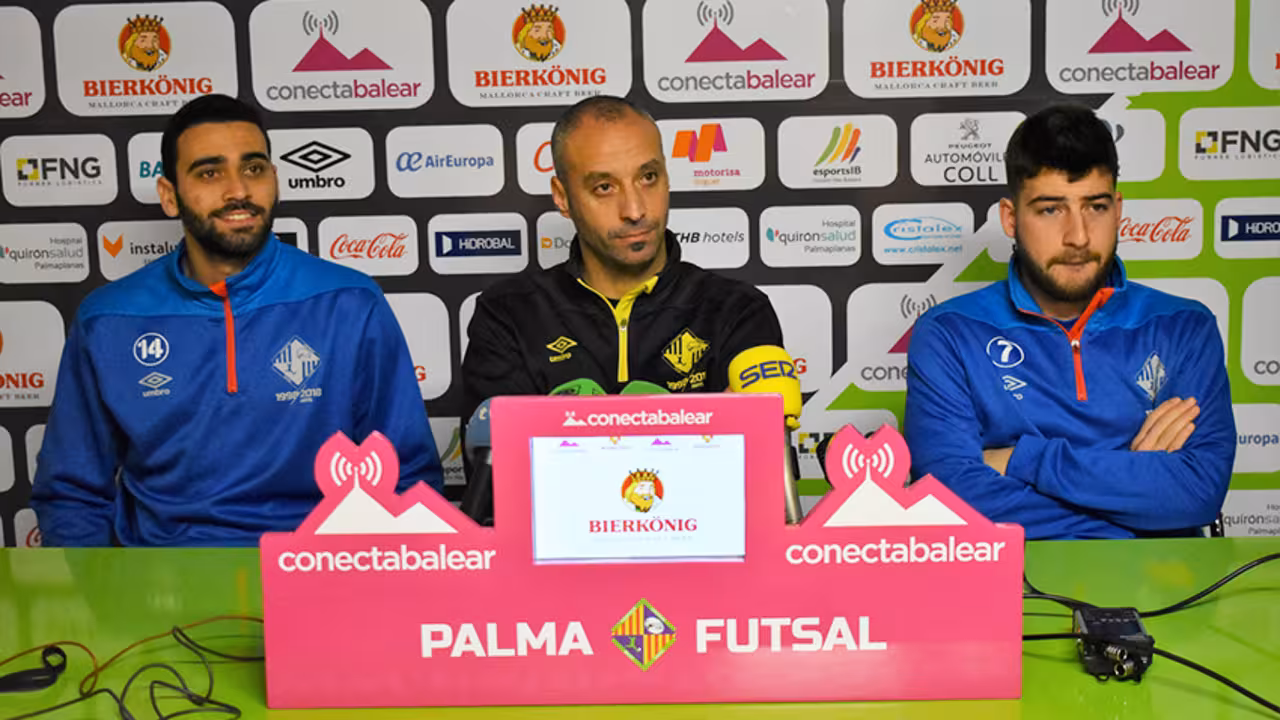 Tomaz en rueda de prensa