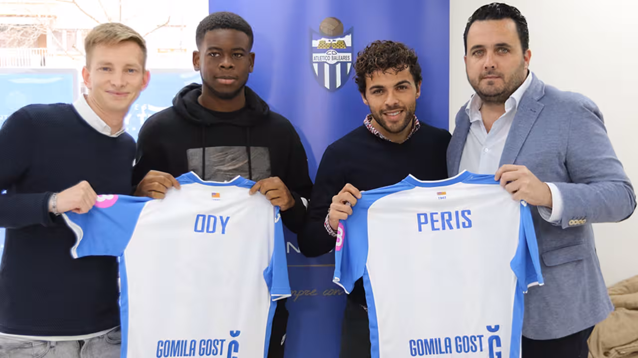 El Atlético Baleares presenta a José Peris y a Ody Alfa