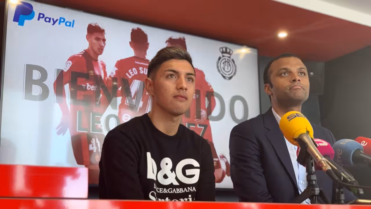 Leo Suárez con Molango