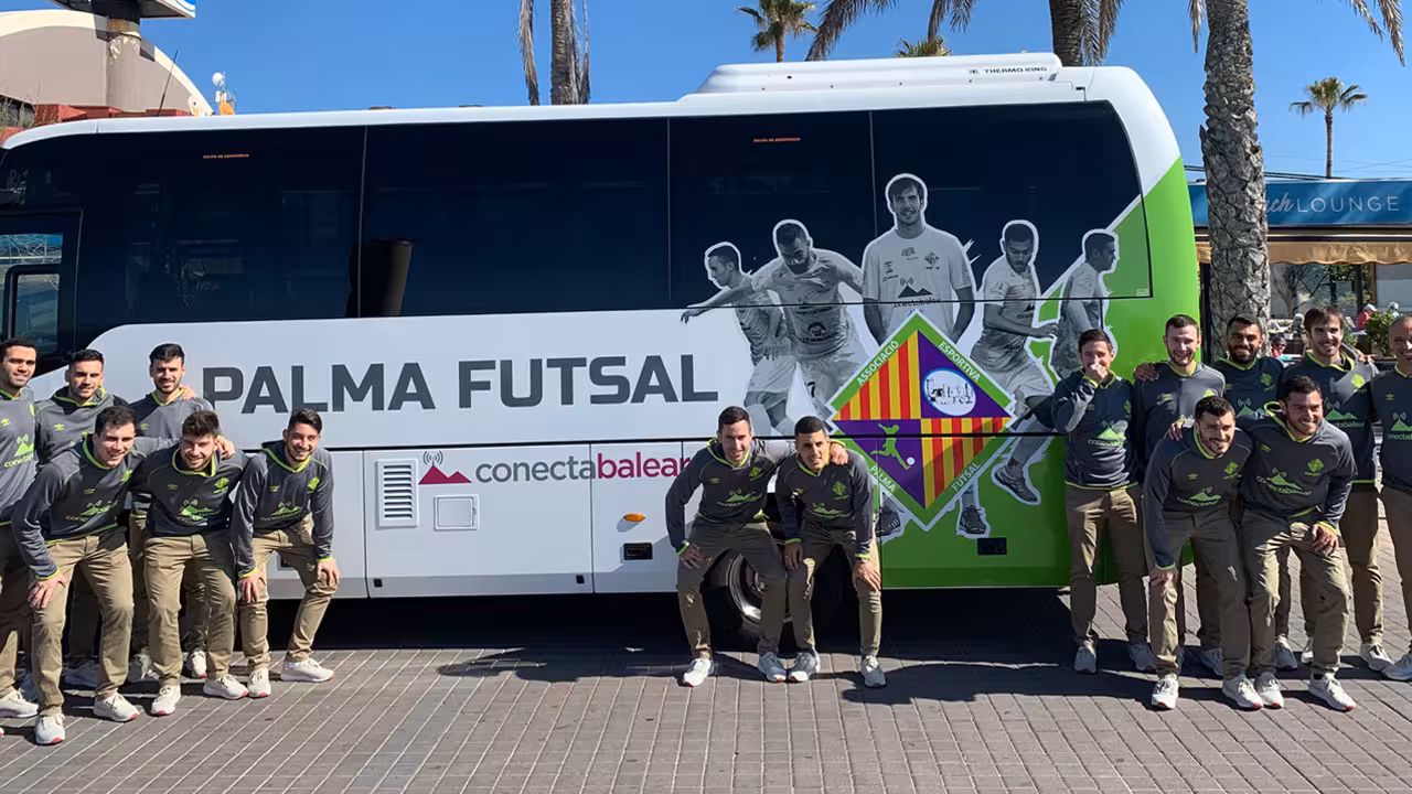 El Palma Futsal estrena autobús