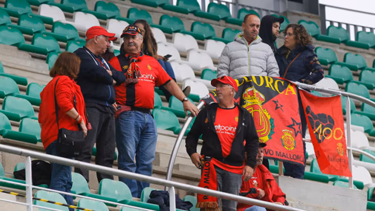 Afición del Mallorca en Córdoba
